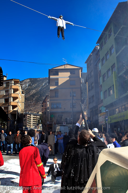 Andorra: Festa! Hang em high! Penjada at Encamp