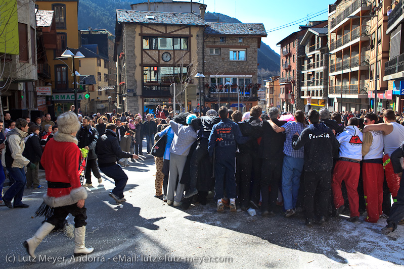 Andorra: Festa! Hang em high! Penjada at Encamp