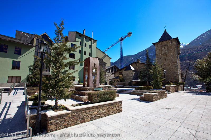 Andorra: Art & nice things. The historic center of Andorra la Vella: Barri antic