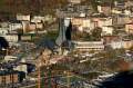 Zentrum von Andorra: Escaldes: Caldea mit Freizeitgelnde Baustellen, im Hintergrund Engordany - img_2433_28.jpg